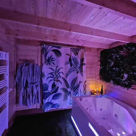 With Private Balneo Apartmán